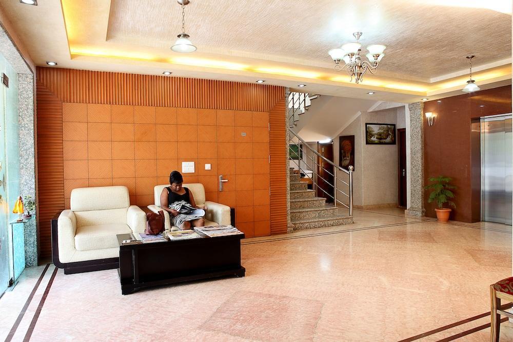 Indira International Inn New Delhi Ngoại thất bức ảnh