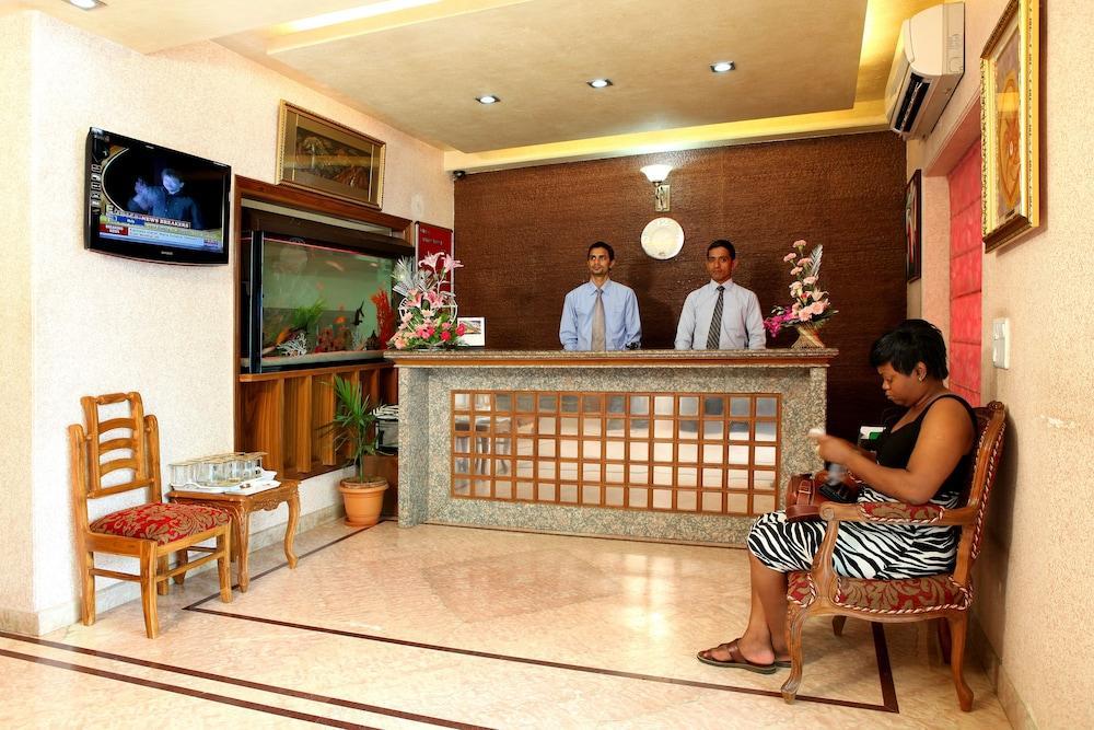 Indira International Inn New Delhi Ngoại thất bức ảnh