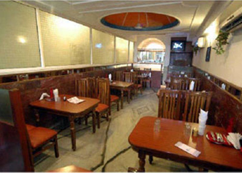 Indira International Inn New Delhi Ngoại thất bức ảnh
