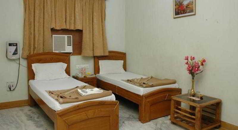 Indira International Inn New Delhi Ngoại thất bức ảnh